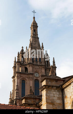 La Basilique Begona, un 16e siècle église dédiée au saint patron de Gascogne, la Vierge Begona, à la fin de l'escalier de Mallona Calzadas Banque D'Images