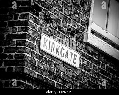 Kirkgate street sign, Thirsk, North Yorkshire, UK. Banque D'Images