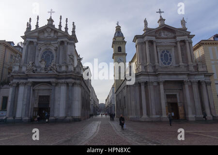 L'église Santa Cristina, (Chiesa di Santa Cristina) et l'église San Carlo Borromeo, (Chiesa di San Carlo Borromeo) à Piazza S. Carlo, Turin, dans le Nord. Banque D'Images