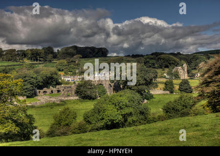 Regardant vers le bas sur l'abbaye de Dundrennan, près de l'Église et Kirkcudbright, Dumfries et Galloway, Écosse, Royaume-Uni. Banque D'Images