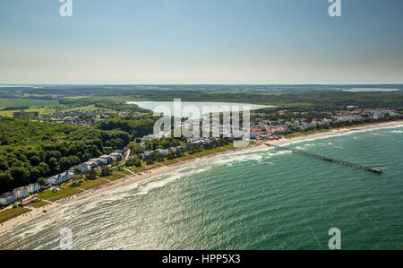 Longue plage de sable, Binz, côte de la mer Baltique, Mecklembourg-Poméranie-Occidentale, Allemagne Banque D'Images