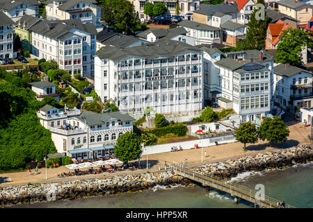 Hotel Fürstenhof sur la promenade du bord de mer, l'architecture de villégiature, Sassnitz, l'île de Rügen, côte de la mer Baltique Banque D'Images