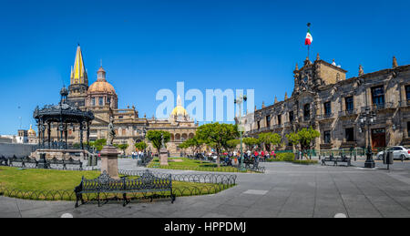 La Cathédrale de Guadalajara et de l'Etat Palais du Gouvernement - Guadalajara, Jalisco, Mexique Banque D'Images