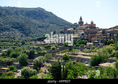 La vue sur les bâtiments à Valldemossa village, Majorque, Espagne Banque D'Images