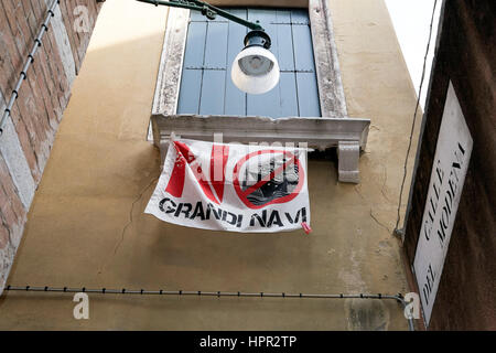 Affiche de protestation contre les navires de croisière, Venise Banque D'Images