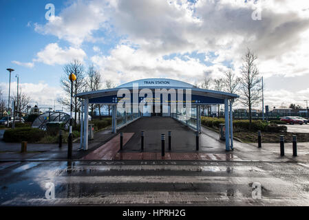 Gare et infrastructure de l'aéroport de Londres Southend. Passerelle couverte Banque D'Images