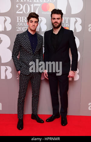 Drew Taggart et Alex Pall des Chainsmokers participant à la Brit Awards à l'O2 Arena, Londres. ASSOCIATION DE PRESSE Photo. Photo date : mercredi 22 février, 2017. Voir PA story SHOWBIZ Brits. Crédit photo doit se lire : Ian West/PA Wire. Usage éditorial seulement - pas de merchandising Banque D'Images