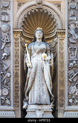 La reine Victoria holding sceptre doré & orb de Temple Bar Marqueur par Horace Jones, Ville de London, UK Banque D'Images