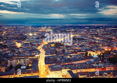 Toits de Berlin à la nuit, Allemagne Banque D'Images