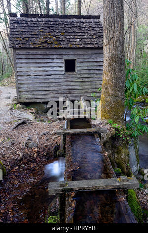 Le Reagan Grist Mill, la puissance de l'eau, de l'eau propulsé, moulins, tub-turbine de roue, canal sur le site de l'eau, meule, cabanes, chalet, ferme, hous Banque D'Images
