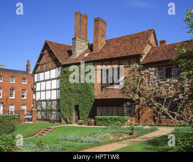 16e siècle Nash's House and Garden, Chapel Street, Stratford-upon-Avon, Warwickshire, Angleterre, Royaume-Uni Banque D'Images