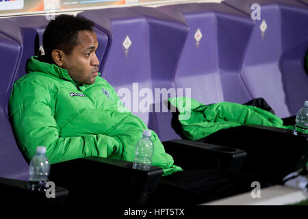 Florence, Italie. Feb 23, 2017. Gladbach's Raffael sur le banc au cours de la Ligue Europa ronde de 32 knock-out entre Seria italien une AFC côté Fiorentina et la Bundesliga allemande club Borussia Moenchengladbach dans le stade Artemio Franchi de Florence, Italie, 23 février 2017. Photo : Marius Becker/dpa/Alamy Live News Banque D'Images