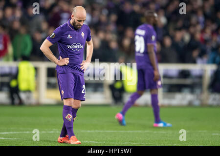 Florence, Italie. Feb 23, 2017. La Fiorentina Borja Valero réagit après la Ligue Europa ronde de 32 knock-out entre Seria italien une AFC côté Fiorentina et la Bundesliga allemande club Borussia Moenchengladbach dans le stade Artemio Franchi de Florence, Italie, 23 février 2017. Photo : Marius Becker/dpa/Alamy Live News Banque D'Images