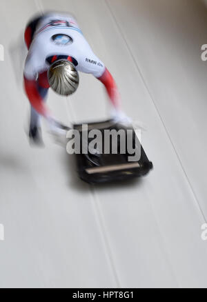 Schoenau am Königssee, Allemagne, 24 février 2017. Pilote squelette Dominic Edward Parsons, de Grande-Bretagne en action au cours du premier cycle à l'IBSF Championnats du monde de bobsleigh et de skeleton en 2017 Schoenau am Königssee, Allemagne, 24 février 2017. Les Championnats du Monde 2017 IBSF lieu jusqu'au 26 février 2017. Photo : Angelika Warmuth/dpa/Alamy Live News Banque D'Images