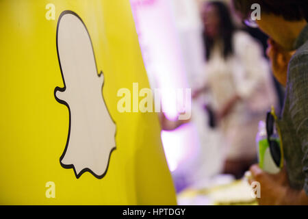 Los Angeles, CA, USA. 26 janvier, 2017. Le logo ghost Snapchat est affiché pendant l'TechFair la foire de l'emploi à Los Angeles, Californie, États-Unis, le Jeudi, Janvier 26, 2017. Le Inc., société mère de l'application Snapchat a déposé des documents pour une offre publique initiale (IPO) de la Securities and Exchange Commission (SEC). © 2017 Patrick T. Fallon Crédit : Patrick Fallon/ZUMA/Alamy Fil Live News Banque D'Images