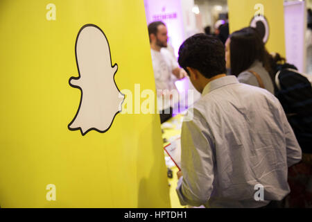 Los Angeles, CA, USA. 26 janvier, 2017. Le logo ghost Snapchat est affiché pendant l'TechFair la foire de l'emploi à Los Angeles, Californie, États-Unis, le Jeudi, Janvier 26, 2017. Le Inc., société mère de l'application Snapchat a déposé des documents pour une offre publique initiale (IPO) de la Securities and Exchange Commission (SEC). © 2017 Patrick T. Fallon Crédit : Patrick Fallon/ZUMA/Alamy Fil Live News Banque D'Images