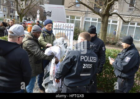 Berlin, Allemagne. Feb 25, 2017. Le mémorial pour les victimes de l'Afrique de mars du colonialisme à Berlin, Allemagne. Credit : Markku Rainer Peltonen/Alamy Live News Banque D'Images