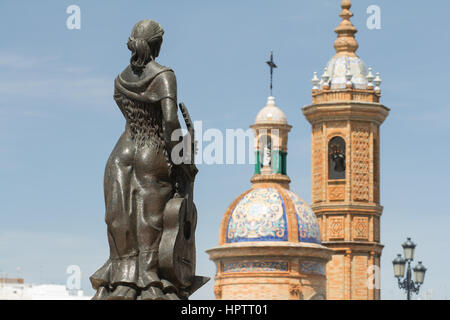 Séville, Espagne, le 23 avril 2015 : statue femme flamenco triana à Séville. Banque D'Images