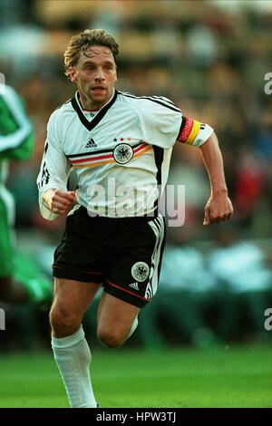 THOMAS HASSLER ALLEMAGNE & Karlsruher FC 24 Avril 1998 Banque D'Images