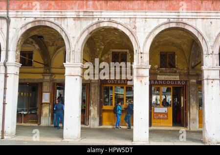 Osteria Bancogiro, Sotoportego del Banco Giro, à Campo San Giacometto, Rialto, San Polo, Venise, Vénétie, Italie Banque D'Images