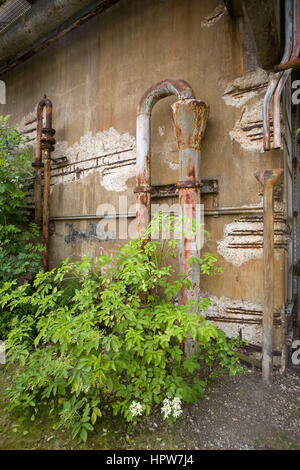 Allemagne, Duisbourg, l'Duisburg-Nord Country Park, ancien haut fourneau Thyssen travaille dans le district Meiderich, usine rouillée. Banque D'Images