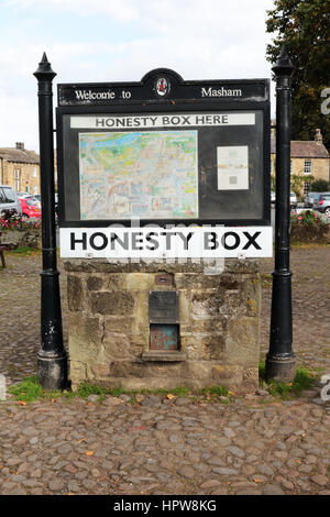 L'honnêteté fort pour les frais de stationnement dans le centre de Masham North Yorkshire UK Banque D'Images