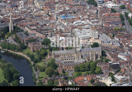 Une vue aérienne du centre-ville de Worcester au Royaume-Uni et sa cathédrale. Banque D'Images