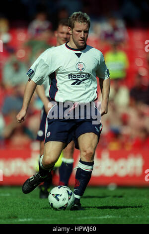 ANDY TODD BOLTON WANDERERS FC 10 Août 1998 Banque D'Images