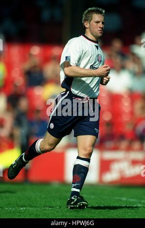 ANDY TODD BOLTON WANDERERS FC 10 Août 1998 Banque D'Images