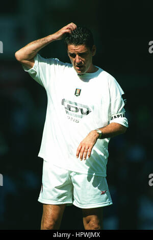 JOHN GREGORY, ASTON VILLA FC MANAGER 15 Août 1998 Banque D'Images