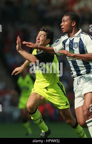 DEAN SAUNDERS SHEFFIELD UNITED FC 21 Août 1998 Banque D'Images