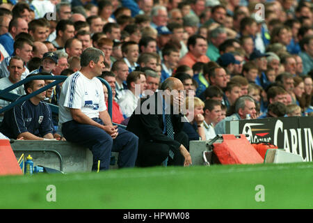 CHRISTIAN GROSS & ARCHIE KNOX EVERTON V Tottenham Hotspur 29 Août 1998 Banque D'Images