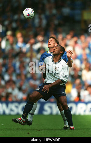 LES FERDINAND ET CRAIG COURTE EVERTON V Tottenham Hotspur 01 Septembre 1998 Banque D'Images