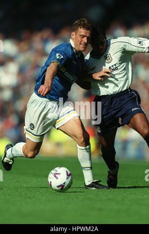 CRAIG & COURT LES FERDINAND EVERTON V Tottenham Hotspur 01 Septembre 1998 Banque D'Images