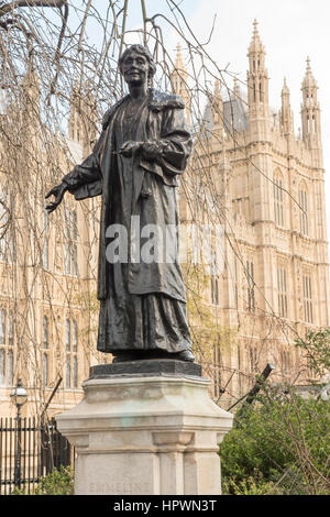 Pankurst Emmeline Pankhurst memorial à Londres, était le chef du mouvement des suffragettes qui a finalement gagné le droit pour les femmes de voter. Banque D'Images