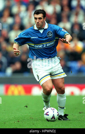 DAVID UNSWORTH Everton FC 12 Septembre 1998 Banque D'Images