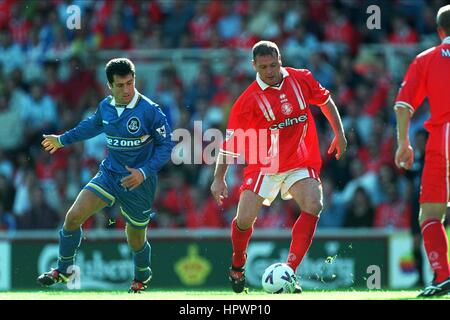 PAUL GASCOIGNE & JOHN COLLINS MIDDLESBROUGH V EVERTON 19 Septembre 1998 Banque D'Images