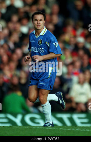 DENNIS WISE CHELSEA FC 17 Octobre 1998 Banque D'Images