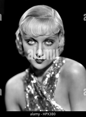 CAROLE Lombard (1908-1942) Actrice américaine en 1931 lors du tournage d'pécheur au soleil Banque D'Images