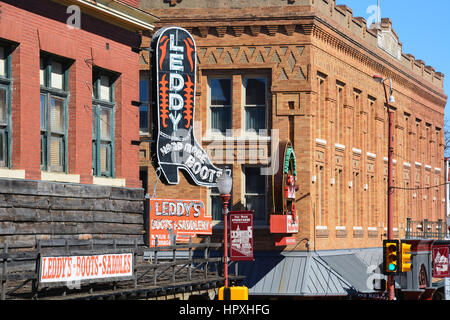 Leddy's est célèbre pour la production des bottes et de selles au Texas depuis 1922 et a conservé un magasin dans le quartier de parc à bestiaux de Fort Worth depuis 1941. Banque D'Images