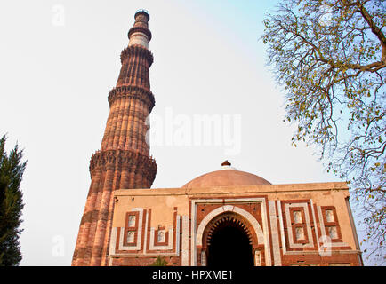 Qûtb Minâr qûtb, qutubminar,, l'architecture, l'extérieur du bâtiment, construit la structure, le Capital Cities, Carving - Produit artisanal, image en couleur, Jour, Delhi Banque D'Images