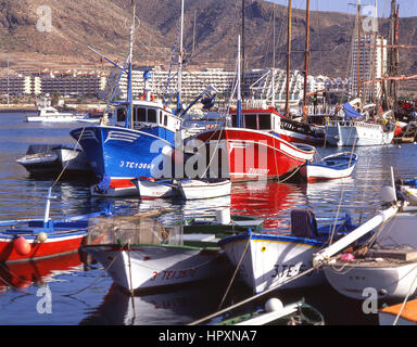 Bateaux de pêche au port, Los Cristianos, Tenerife, Canaries, Espagne Banque D'Images