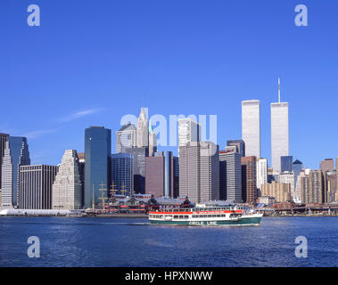 Vue sur la ville de havre (montrant les tours jumelles), Manhattan, New York, État de New York, États-Unis d'Amérique Banque D'Images