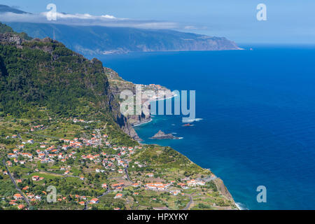 Arco de São Jorge sur la côte nord de Madère Beira Miradouro da Quinta, Madère, Portugal. Banque D'Images