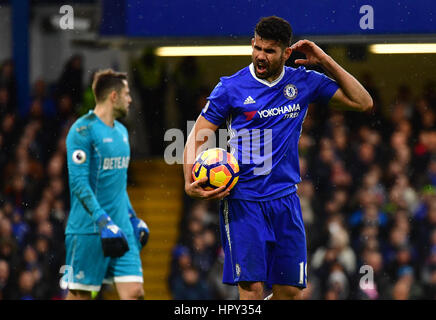 Chelsea's Diego Costa montre sa frustration au cours de la Premier League match à Stamford Bridge, Londres. Banque D'Images