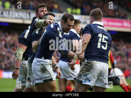 Scotland's Tim Visser fête marquant un essai pendant le Tournoi RBS 6 Nations match à Murrayfield, Edinburgh BT. Banque D'Images