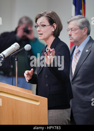 Gouverneur de l'Iowa, Terry Branstad le plus ancien gouverneur de l'histoire américaine, la visite de la ville de Burlington. L'ambassadeur des Etats-Unis en Chine. Banque D'Images