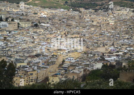Fès isecond plus grande ville du Maroc.vue panoramique de l'ancienne médina de Fès. La ville a deux vieux quartiers de la médina. 'Mecca de l'ouest", "Athènes de l'Afrique" Banque D'Images
