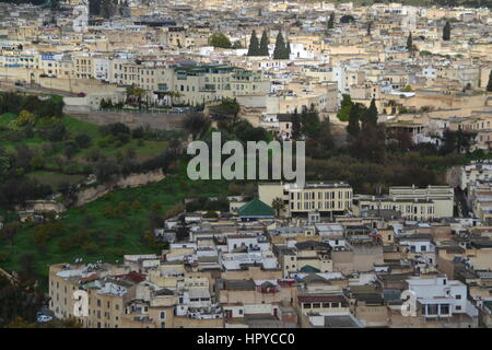 Fès isecond plus grande ville du Maroc.vue panoramique de l'ancienne médina de Fès. La ville a deux vieux quartiers de la médina. 'Mecca de l'ouest", "Athènes de l'Afrique" Banque D'Images