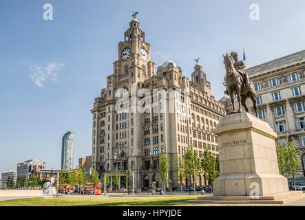 Le Royal Liver Building est un bâtiment classé situé à Liverpool, en Angleterre. Banque D'Images